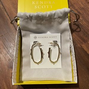 NWT Kendra Scott gold Baroque Ella Earrings